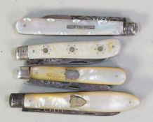 VICTORIAN PENKNIFE WITH SINGLE SILVER BLADE, the mother of pearl clad handle having engraved