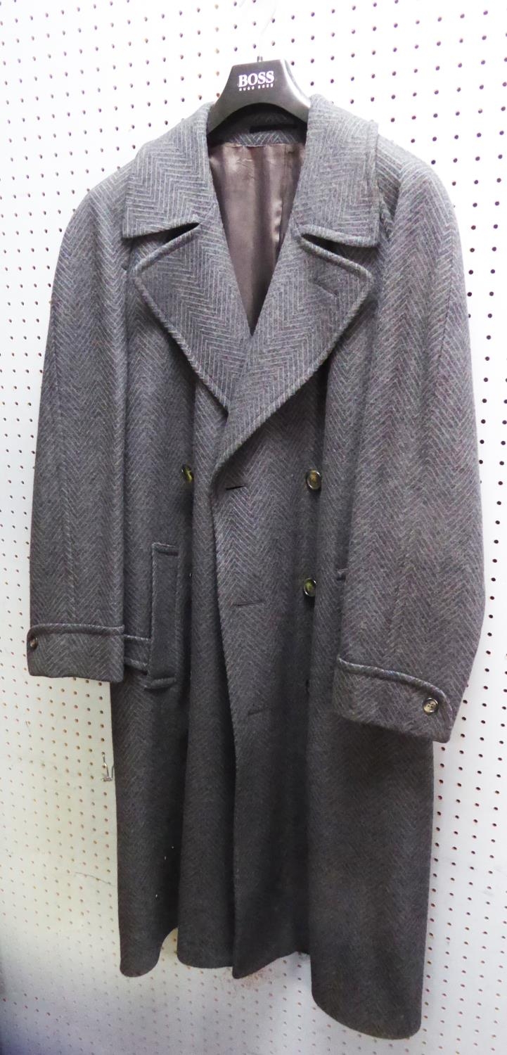 BENJAMIN SIMON, LEEDS & LONDON, GENTLEMAN'S OVERCOAT IN PURE NEW WOOL FABRIC with grey on dark