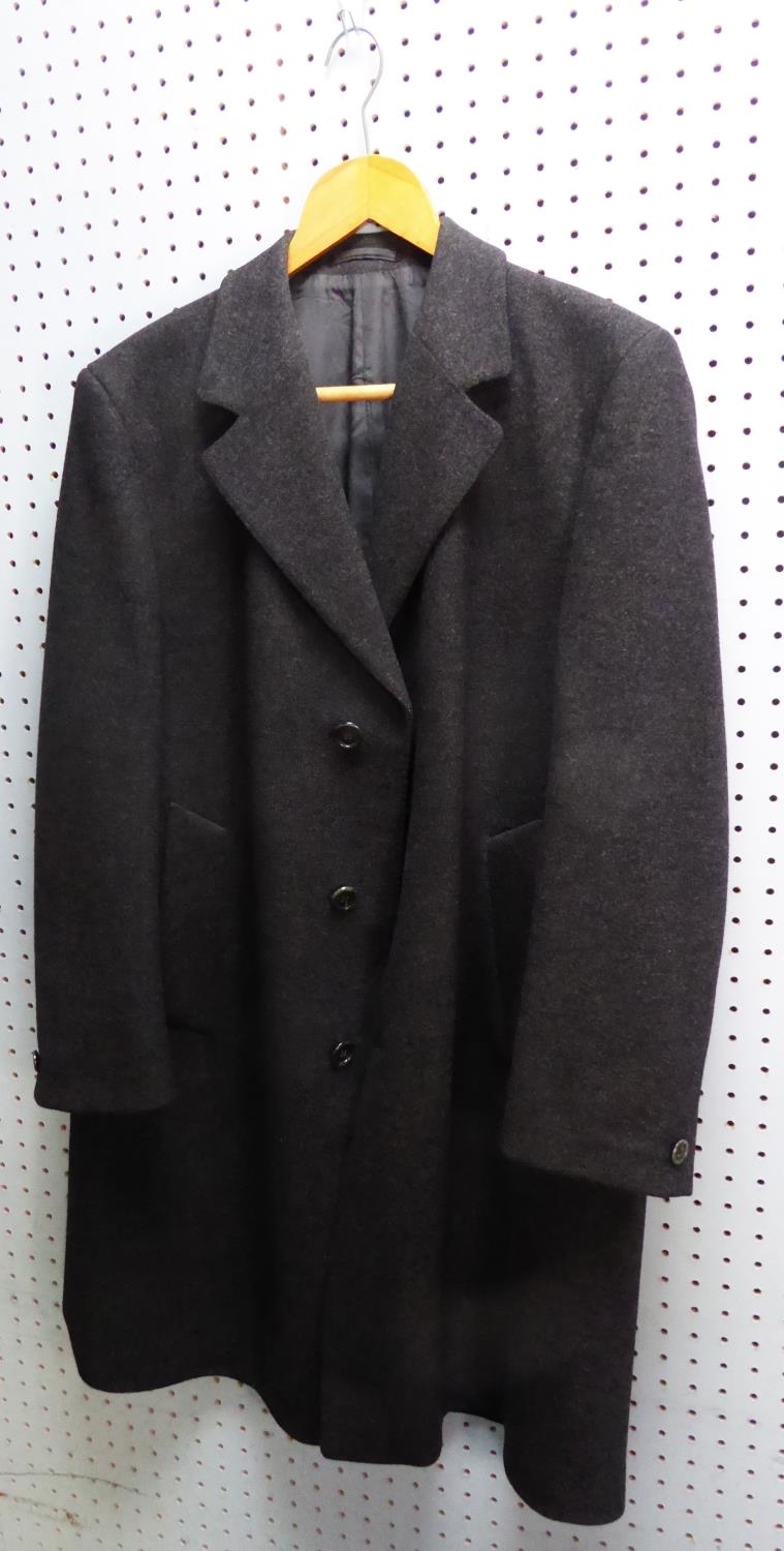 CROMBIE OF ABERDEEN, SCOTLAND, MADE FOR DUNN & CO., GENTLEMANS OVERCOAT in 100% pure wool, heavy,