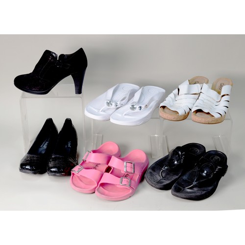 A QUANTITY OF UNUSED LADIES SHOES (SIZE 7)