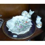 AYNSLEY ‘PEMBROKE’ PATTERN CHINA CABINET PLATE AND WAVY EDGE CIRCULAR DISH WITH HANDLE; TWO
