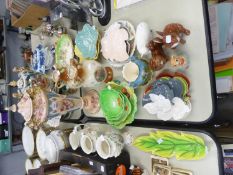 ASSORTED CERAMICS INCLUDING POST WAR CARLTON WARE AUSTRALIAN DESIGN POTTERY ETC