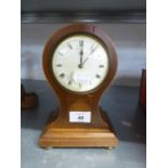 EDWARDIAN MANTEL CLOCK WITH 8 DAYS MOVEMENT, WHITE ROMAN DIAL, IN MARQUETRY AND LINE INLAID