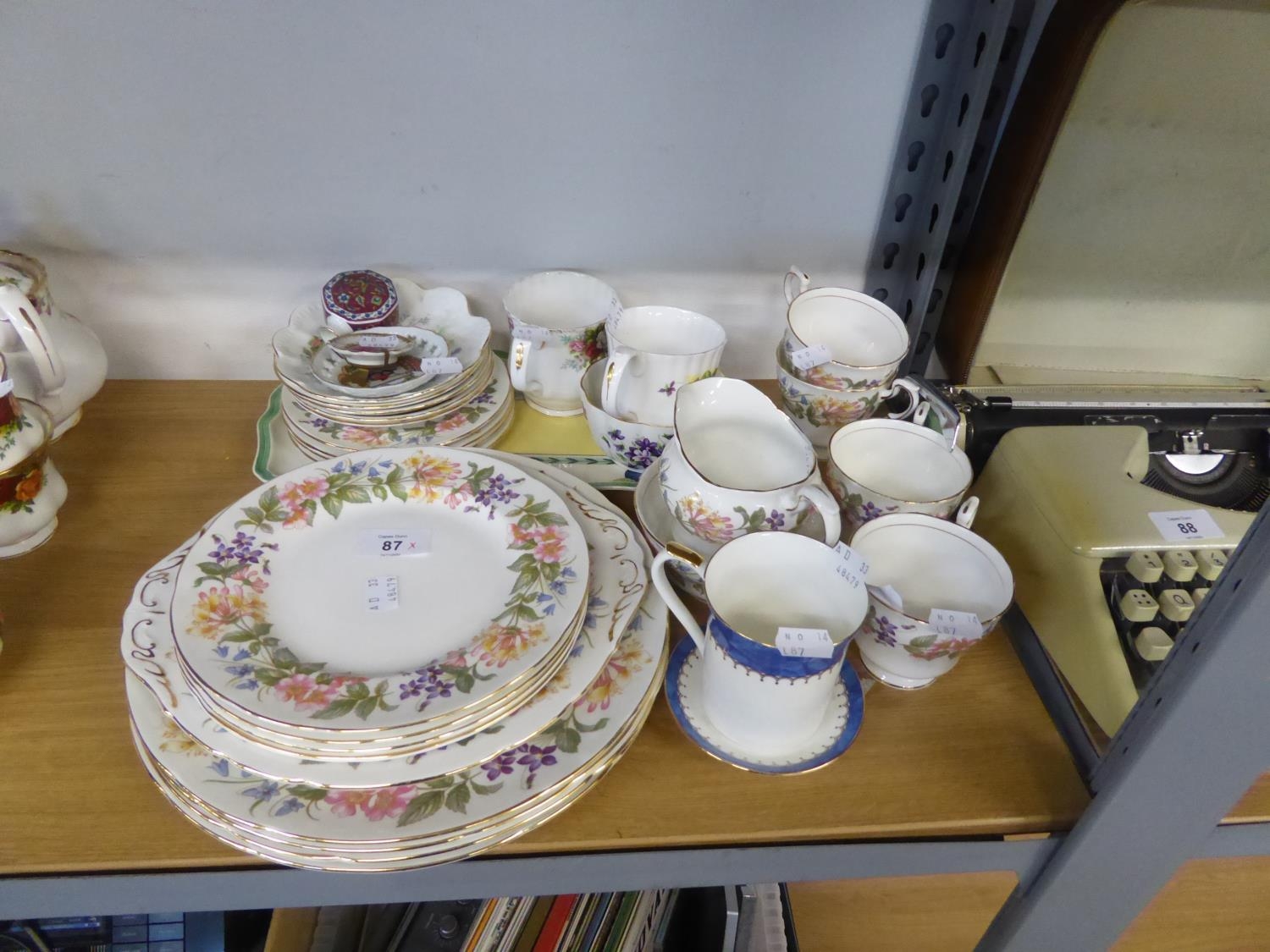 PARAGON CHINA ‘COUNTRY LANE’ PATTERN TEA AND DINNER SERVICE FOR FOUR PERSONS, APPROXIMATELY 23