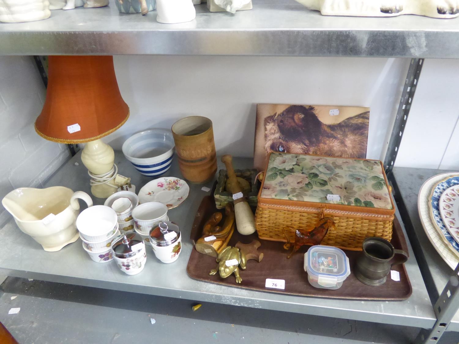 MIXED LOT TO INCLUDE; A SMALL WICKER SEWING BOX AND CONTENTS, SMALL PEWTER TANKARD, AN ONYX TABLE
