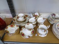 ROYAL ALBERT CHINA ‘OLD COUNTRY ROSES’ PATTERN TEA SERVICE FOR SIX PERSONS, INCLUDING A THREE