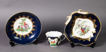 THREE PIECES OF 18TH CENTURY WORCESTER PORCELAIN, decorated in the Asiatic Pheasant (or fancy