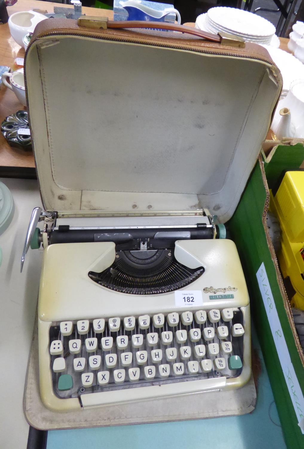 A MANUAL PORTABLE TYPEWRITER