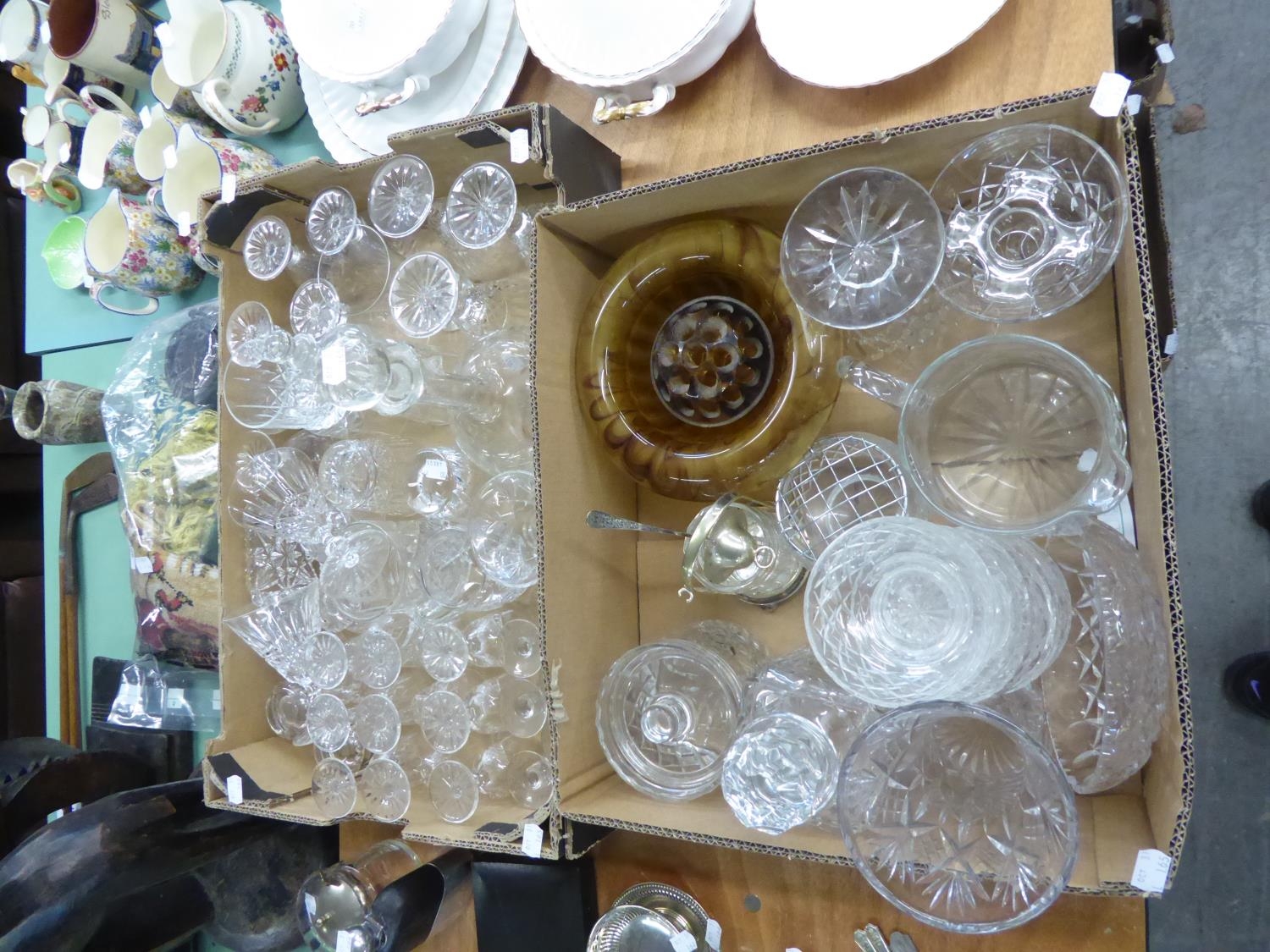 A GOOD SELECTION OF LEAD CRYSTAL WARES TO INCLUDE; WHITE WINE, CLARET AND WHISKEY GLASSES, PLUS