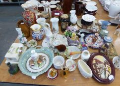 MIXED LOT OF POTTERY, CHINA AND CERAMICS TO INCLUDE; VASES, JUGS, PLAQUES, A CHOKIN WARE VASE AND