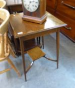 AN EDWARDIAN INLAID MAHOGANY SQUARE TOP OCCASIONAL TABLE, RAISED ON SQUARE TAPERING LEGS WITH