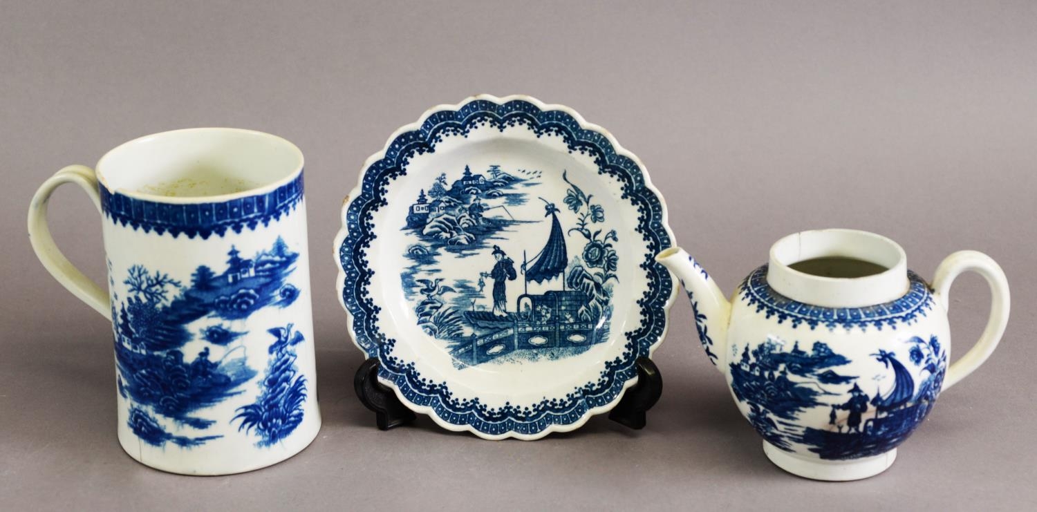 LATE 18TH CENTURY CAUGHLEY SOFT PASTE PORCELAIN 'FISHERMAN' PATTERN SAUCER, with lobed edge and