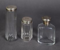 SMALL, MIXED LOT OF VICTORIAN AND LATER SILVER, comprising: PANEL CUT TOILET JAR WITH MATCHED SILVER