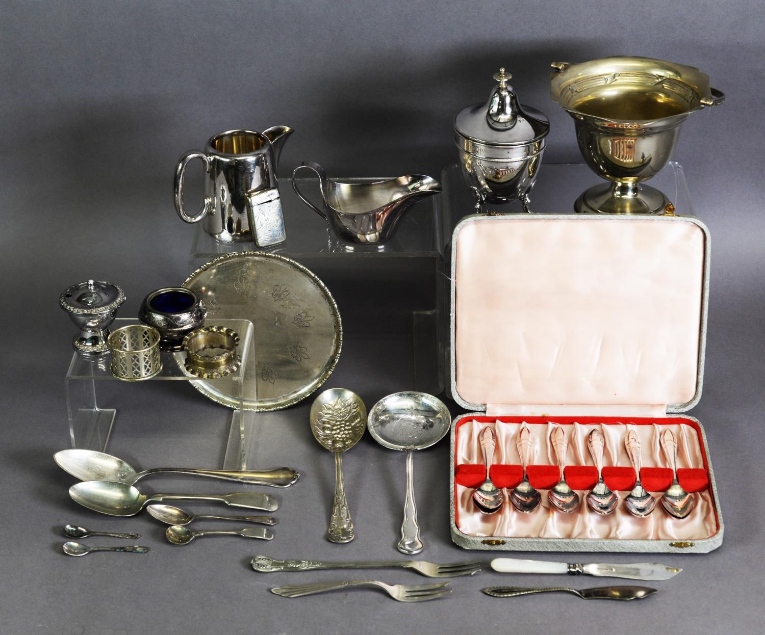 MIXED LOT OF ELECTROPLATE, to include: TWO HANDLED ROUNDED OBLONG ENTRÉE DISH AND COVER with