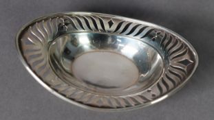 EDWARD VII PIERCED SILVER BON BON DISH, of elliptical form, 5 ½” x 3 ½” (14cm x 8.9cm), Sheffield