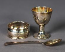 GEORGE V CASED THREE PIECE CHILD’S SILVER CHRISTENING SET, comprising: NAPKIN RING, EGG CUP AND