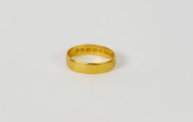 VICTORIAN 22CT GOLD BROAD WEDDING RING, Birmingham 1885, 2.2 gms, ring size L/M