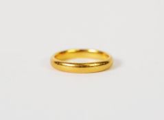 22ct GOLD WEDDING RING, Birmingham 1933, 4.2gms, ring size L/M