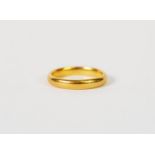 22ct GOLD WEDDING RING, Birmingham 1933, 4.2gms, ring size L/M