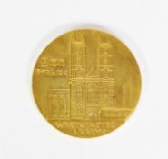 ROYAL MINT 22ct GOLD MEDAL COMMEMORATING WESTMINSTER ABBEY 900th ANNIVERSARY 1065 - 1965,