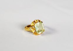 9ct GOLD DRESS RING, set with an oblong citrine, 3 gms, ring size M/N