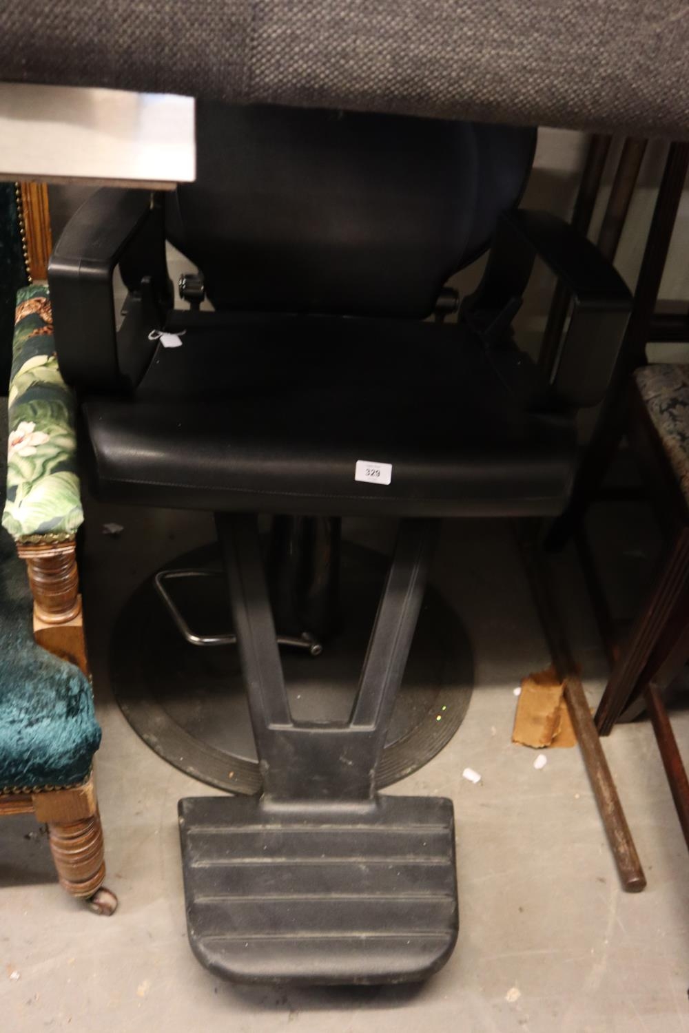 GOOD QUALITY BLACK FINISHED BARBERS CHAIR, REVOLVING AND WITH FOOT REST