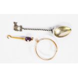 VICTORIAN GOLD PLATED SMALL BUTTON HOOK, the top clear set with an oval amethyst, ring hanger,