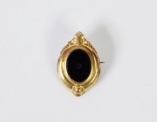 VICTORIAN GOLD PLATED OVAL MOURNING BROOCH set with black onyx (centre stone missing)