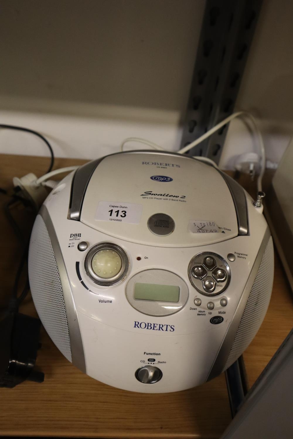 ROBERTS 'SWALLOW 2' MP3 CD PLAYER WITH 2 BAND RADIO IN WHITE CASE