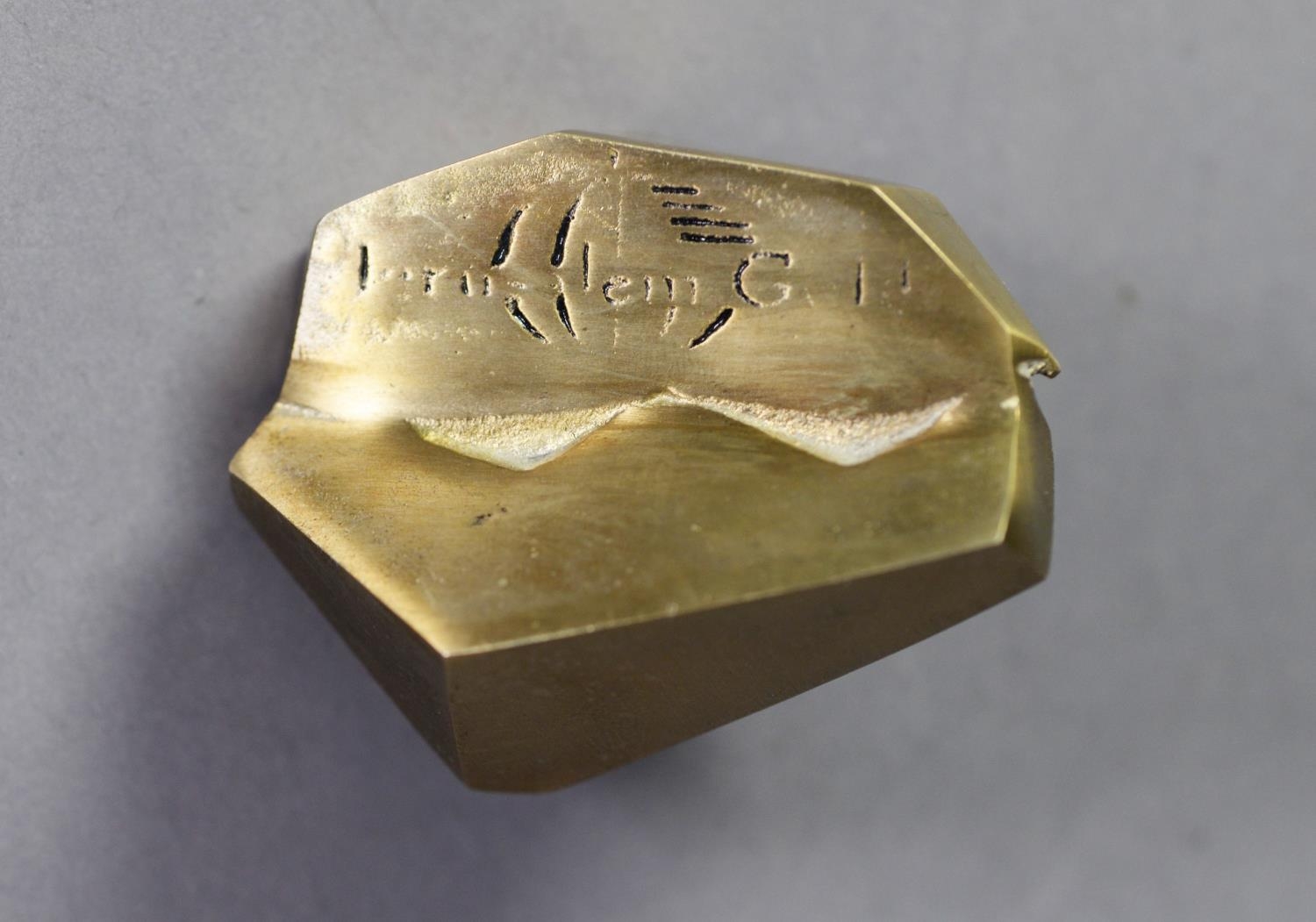 BRASS PAPERWEIGHT, ‘Peace in Jerusalem’ - Image 2 of 2