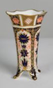 EARLY 20th CENTURY ROYAL CROWN DERBY JAPAN DECORATED TAPERED VASE WITH SCALLOPED RIM, printed mark