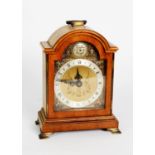GEORGIAN STYLE ELLIOTT MAHOGANY SMALL MANTLE OR DRESSING TABLE CLOCK, with Roman dial and Tempus