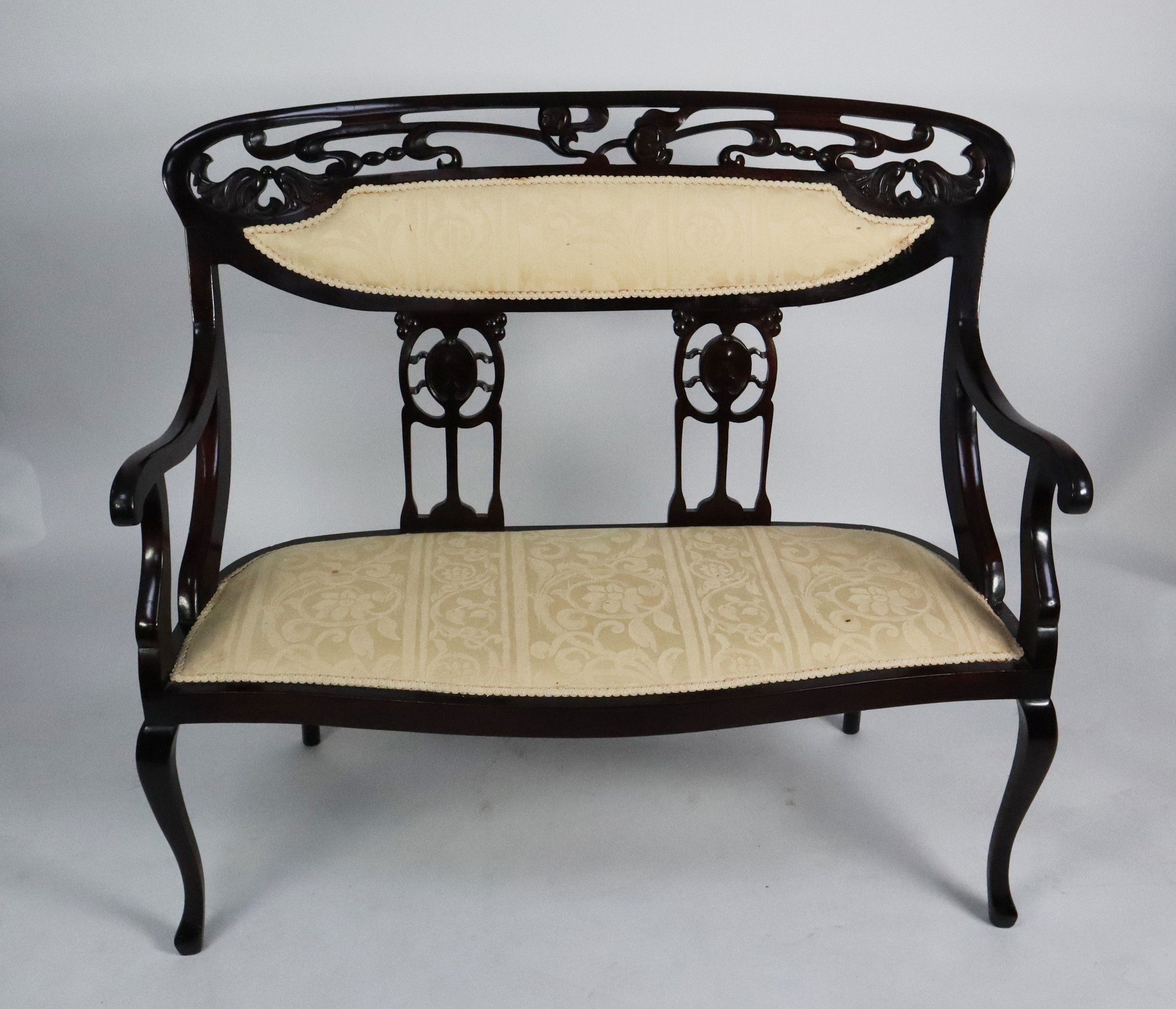 DARK MAHOGANY ART NOUVEAU STYLE DRAWING ROOM SETTEE, on cabriole front supports