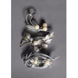 THREE ASSORTED SILVER AND WHITE METAL SPRAY BROOCHES, mounted with pearls, each approx. 5 cm W,
