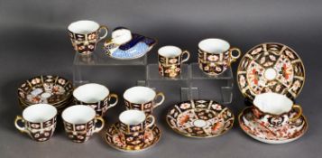 EIGHTEEN PIECES OF LATE NINETEENTH CENTURY AND LATER ROYAL CROWN DERBY JAPAN PATTERN CHINA TEA AND