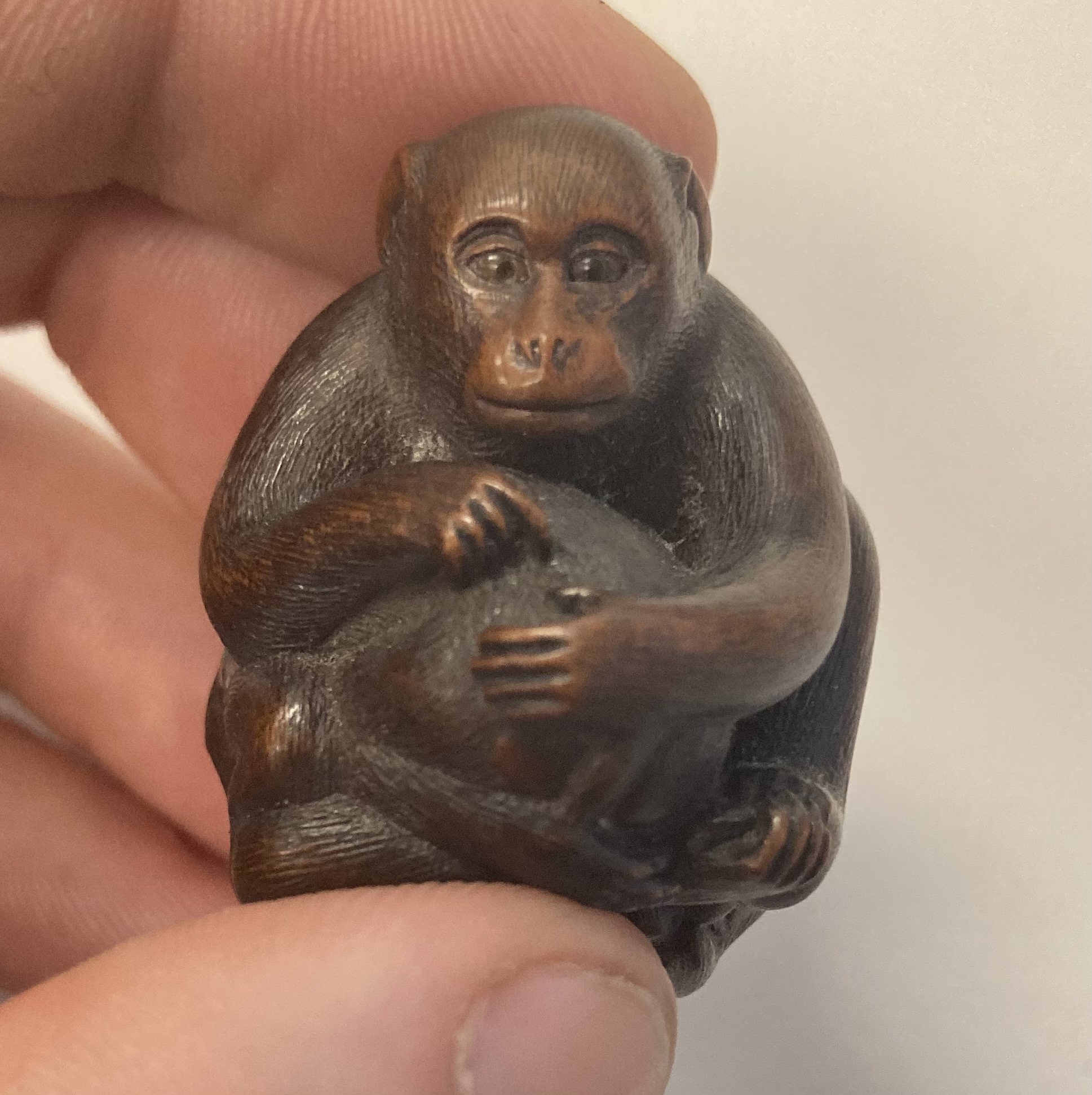 A Japanese Meiji carved wood netsuke of a monkey and young signed - Image 8 of 19