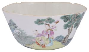 A 19th century Chinese famille rose lobed square bowl