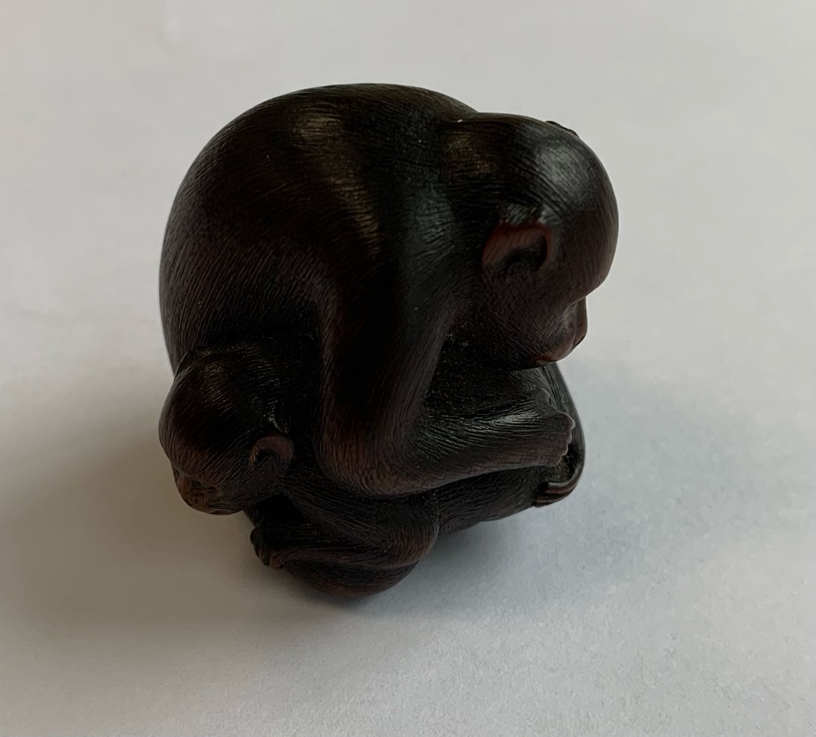 A Japanese Meiji carved wood netsuke of a monkey and young signed - Image 19 of 19