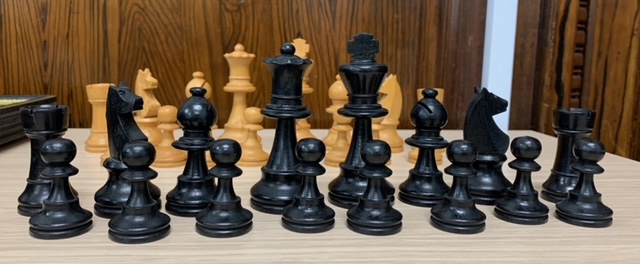 A late 19th century boxwood chess set and another - Image 14 of 15