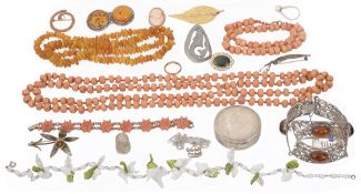 A selection of costume jewellery