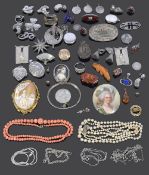 A collection of mixed jewellery, including a large Victorian cameo brooch