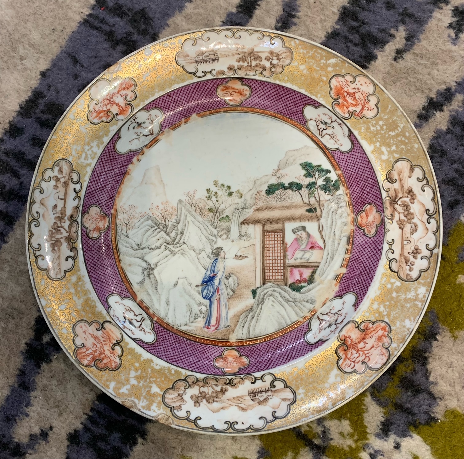 A pair of Chinese export famille rose Mandarin plates c. 1800 - Image 3 of 16