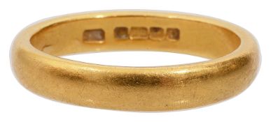 A 22ct yellow gold wedding band