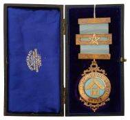 An 18ct gold Old Concord Lodge Masonic jewel in a fitted case