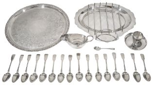 Sixteen matched George IV/William IV silver fiddle pattern teaspoons, and plated items