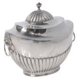 An Edwardian silver tea caddy