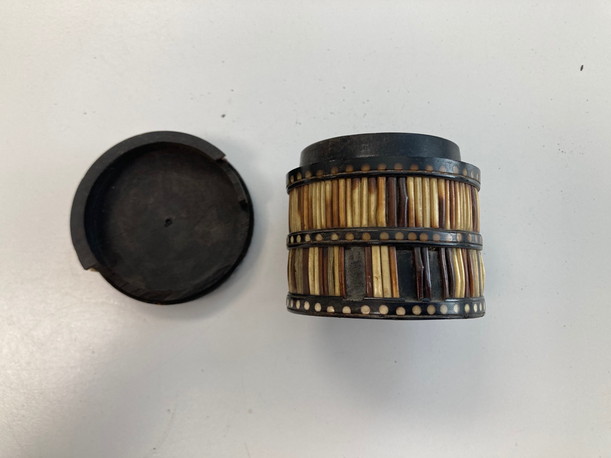 A pair of porcupine quill boxes together with a round example - Image 16 of 16