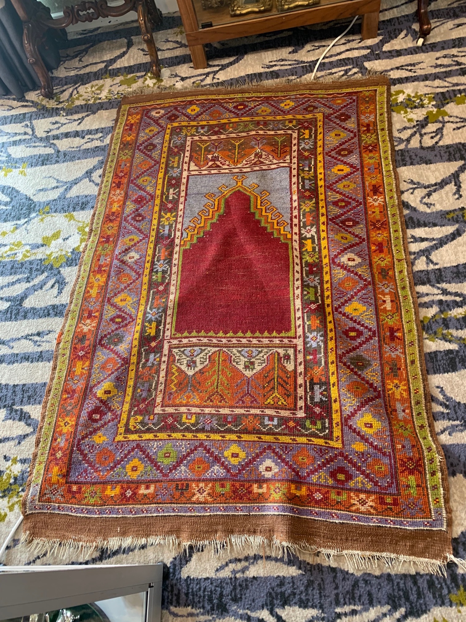 An early 20th century Anatolian/Turkish prayer rug - Image 2 of 2