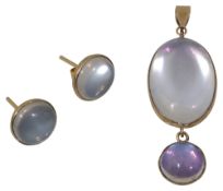 A foiled moonstone pendant and pair of ear studs