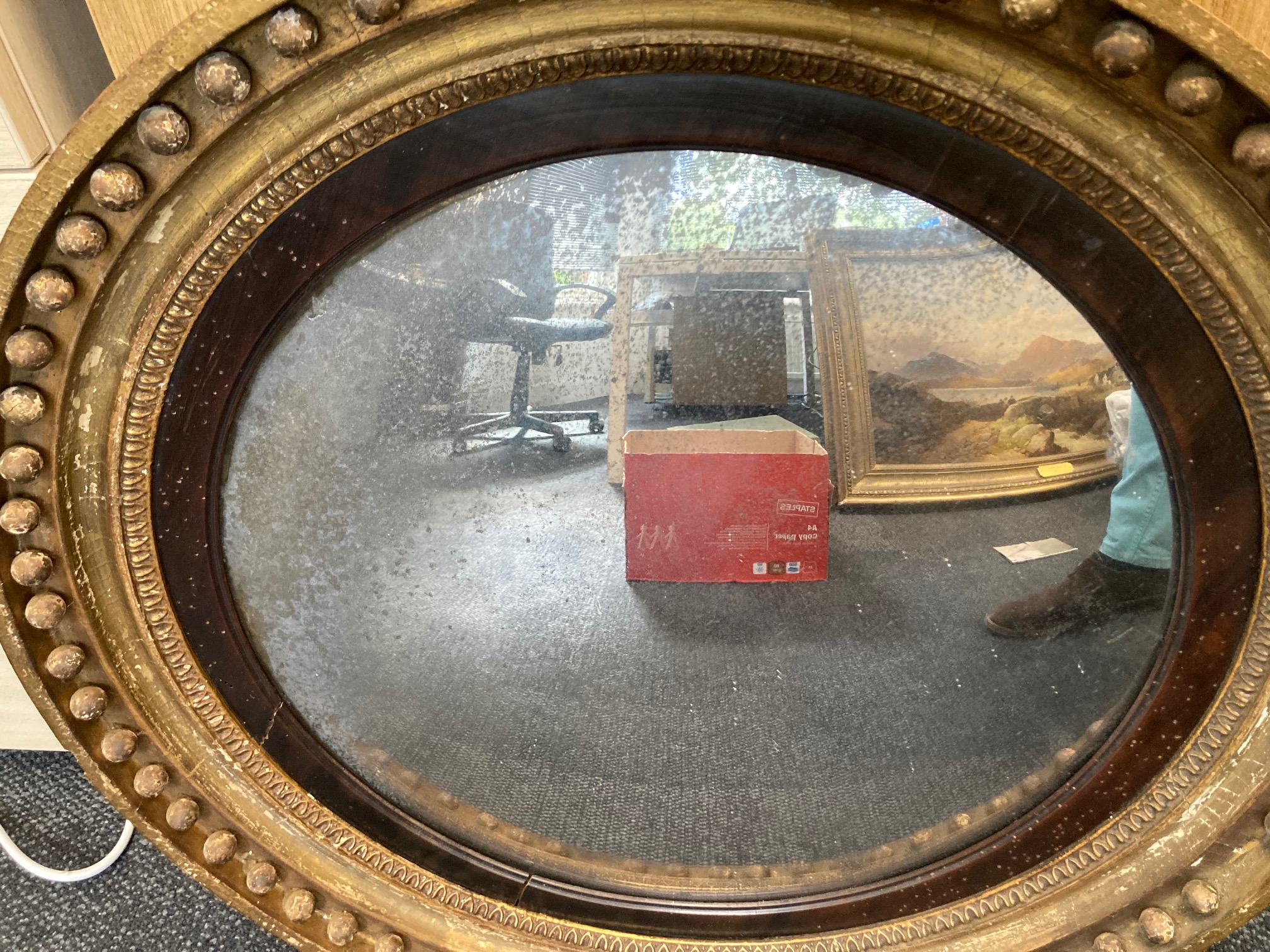 A Regency giltwood circular convex wall mirror - Image 5 of 8